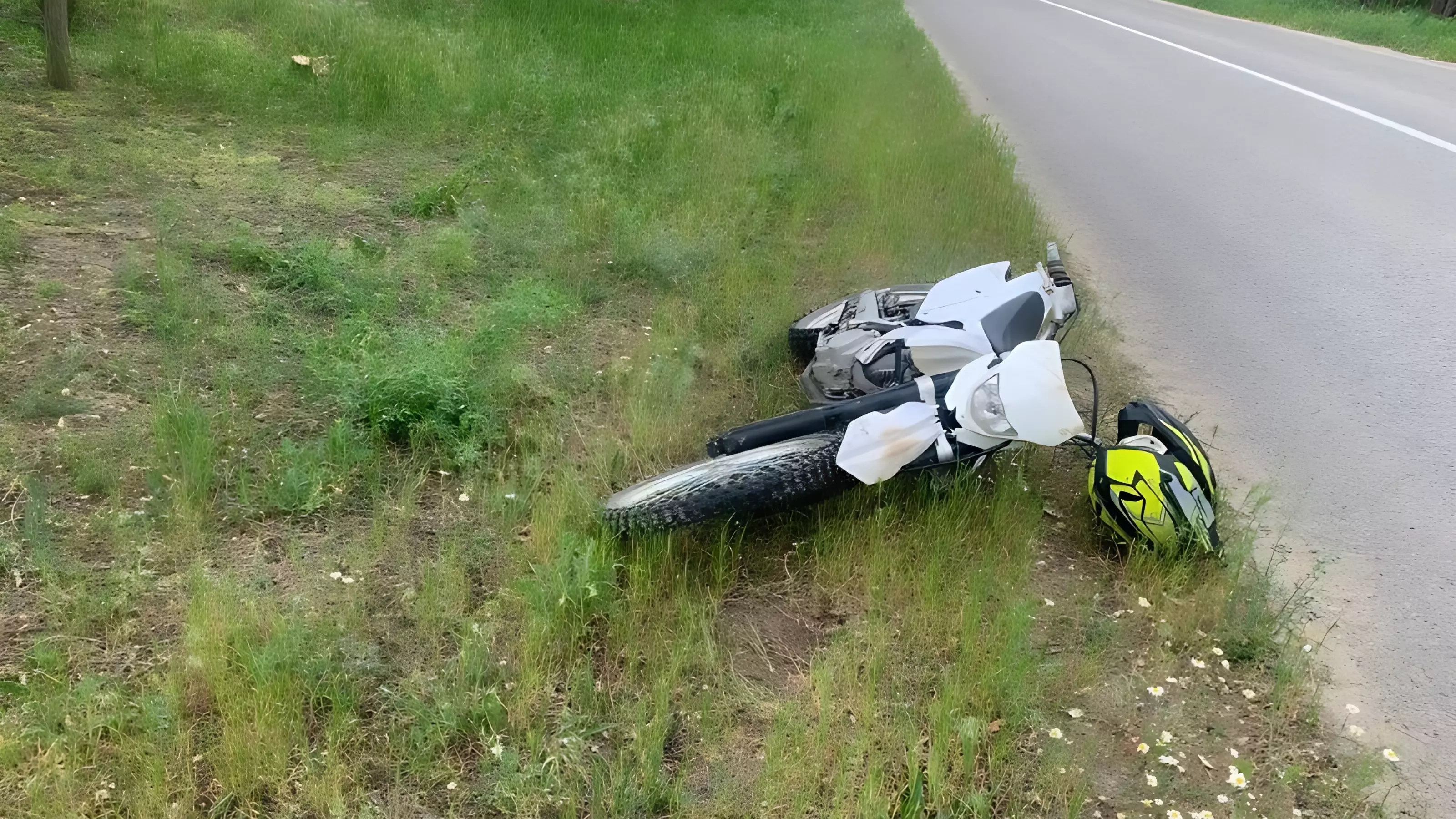 Школьник на мотоцикле сбил полицейского в Ростовской области