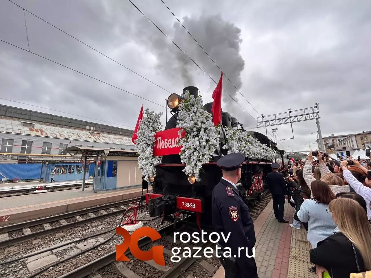 Поезд Победы с раритетной техникой прибыл в Ростов 8 мая
