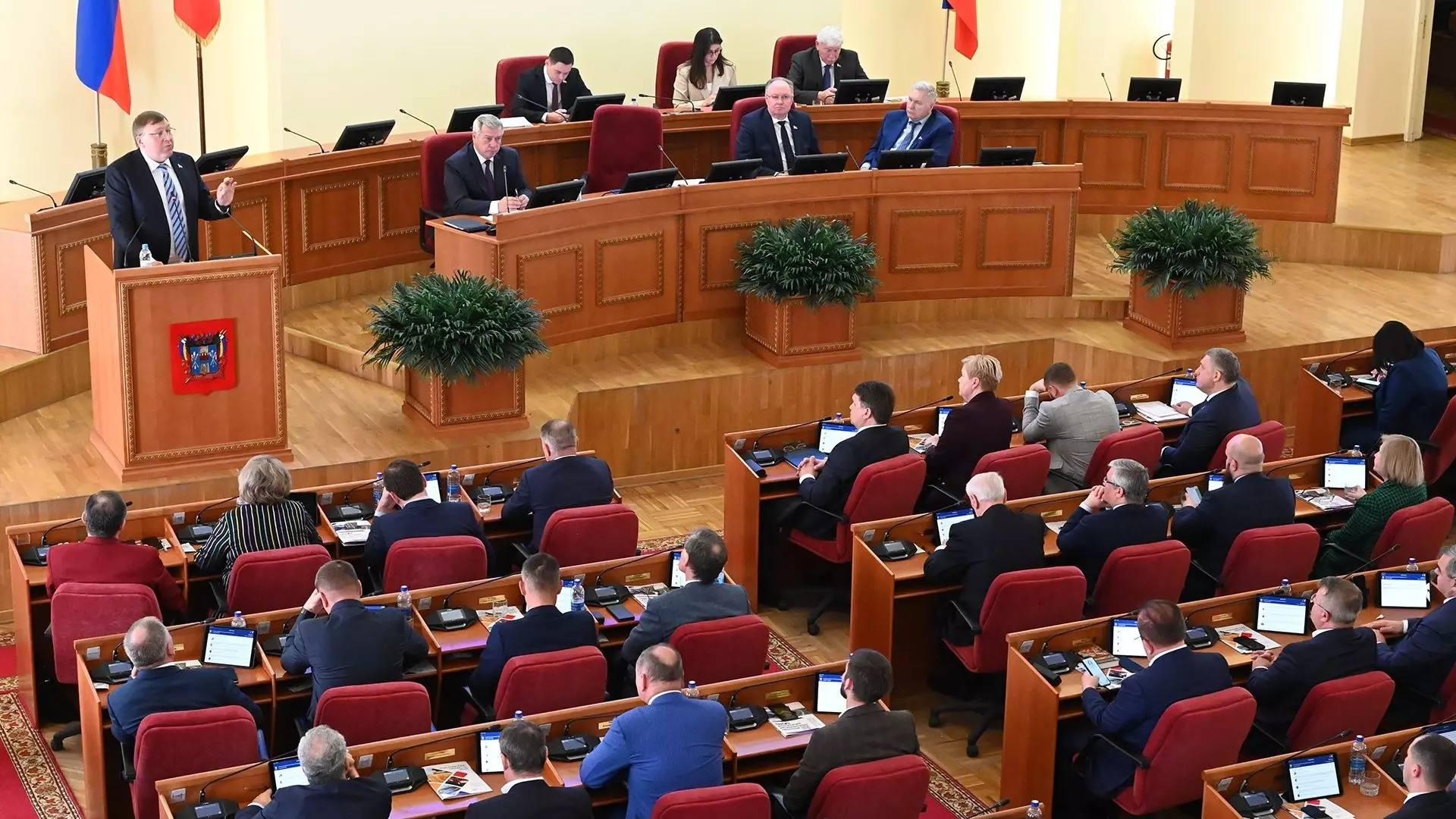 Депутаты донского парламента утвердили план реализации послания президента РФ