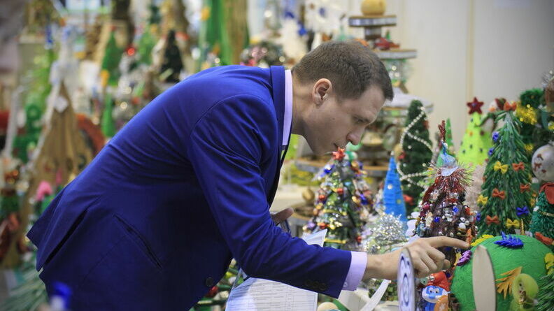 Жители Ростова намерены потратить на подарки к Новому году больше 16 тыс рублей