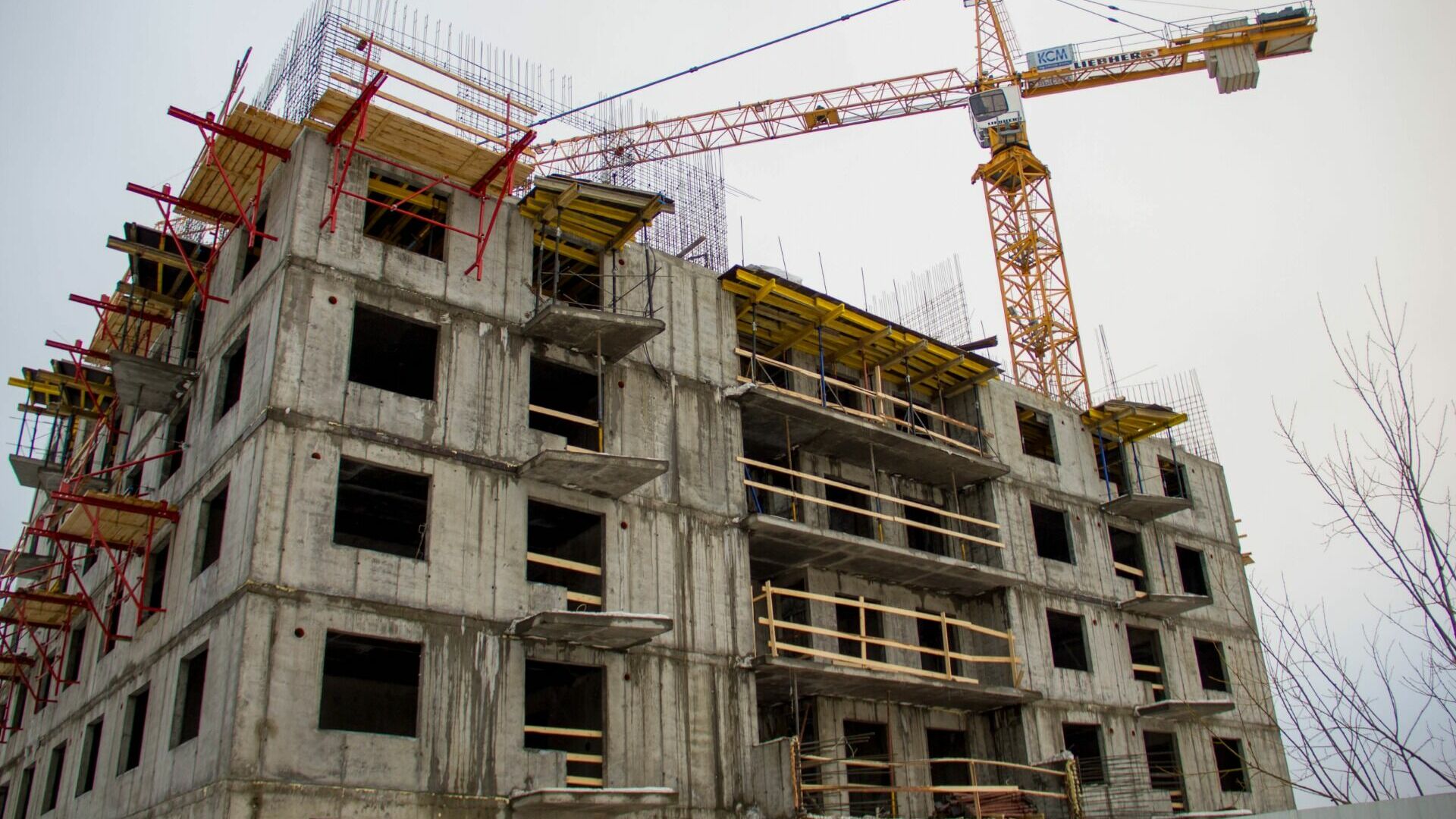 Недостроенную многоэтажку продают в Ростове-на-Дону за 800 млн рублей