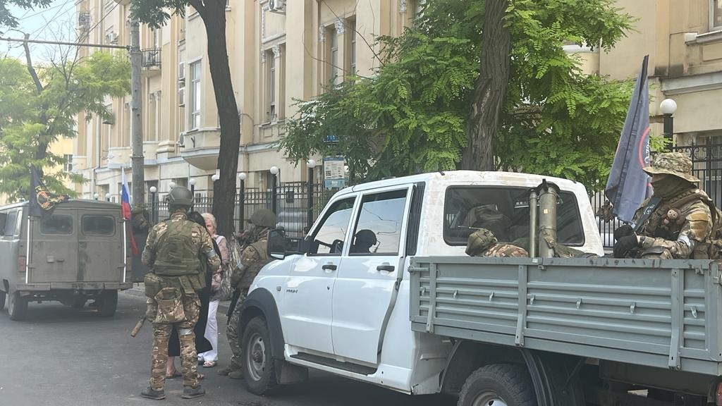 Мужчина, представившийся бойцом "Вагнера", рассказал, зачем приехал в Ростов 24 июня