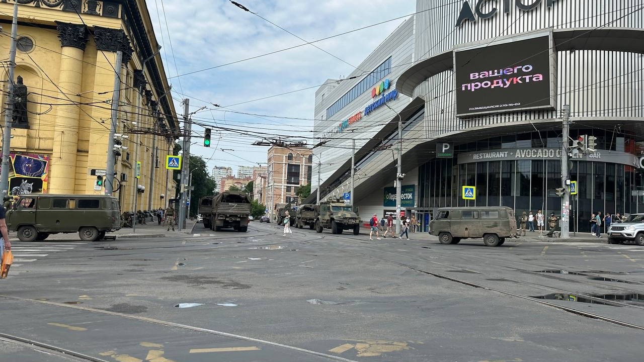 В Ростове приступили к ремонту поврежденных танками дорог у штаба ЮВО 25 июня