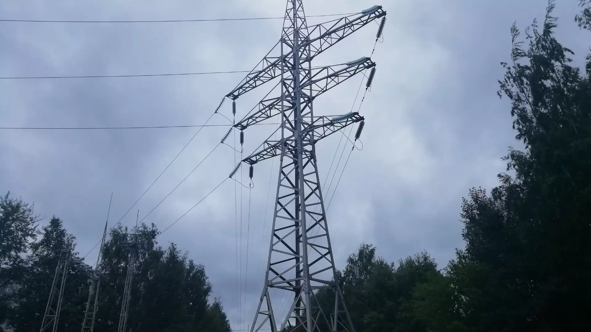 Непогода стала причиной перебоев в электроснабжении в Ростовской области