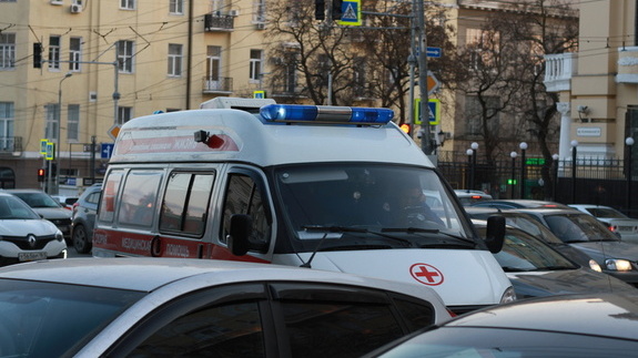 Пенсионерка-нарушительница оказалась под колесами легковушки в Ростове