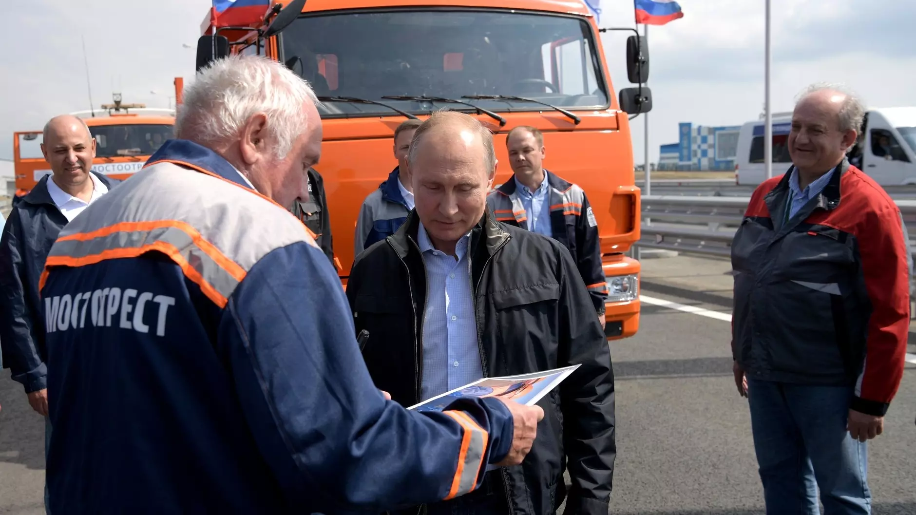 «Хорошо, что все живы»: донские водители написали петицию к Путину из-за ям на М-4