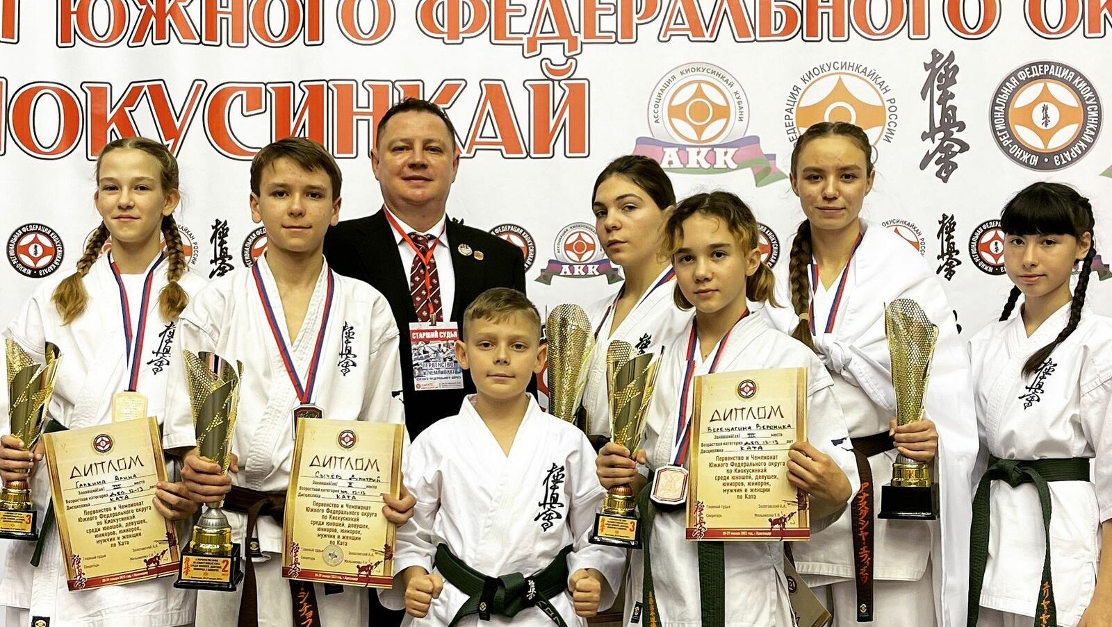 Юные каратисты Суворовского в очередной раз стали призерами соревнований