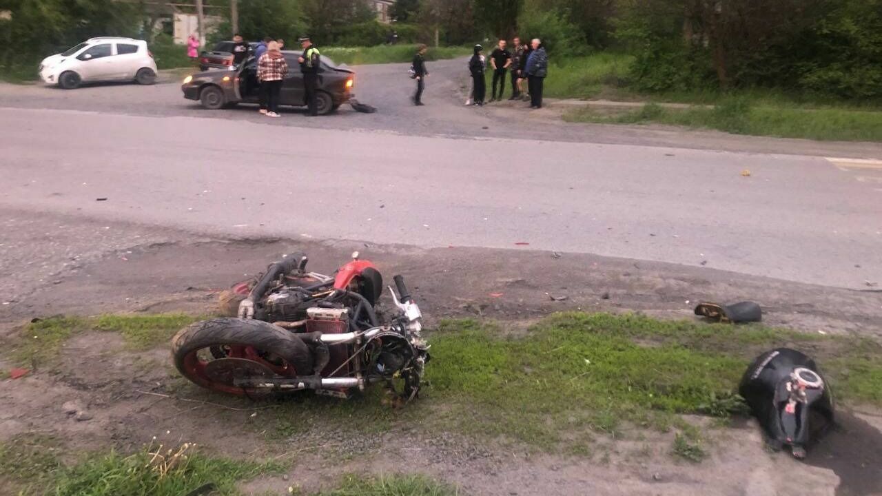 В Ростовской области разбился пассажир мотоцикла 6 мая