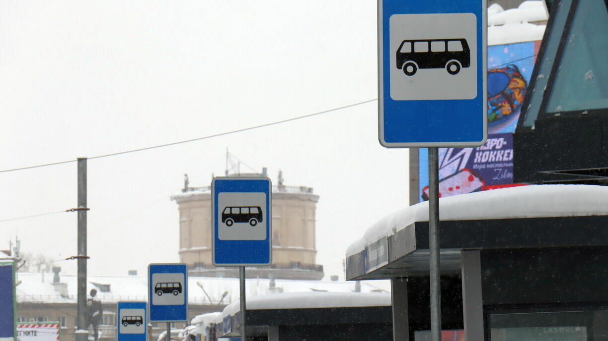 В Ростове из-за вандалов на остановках убрали маршрутные указатели