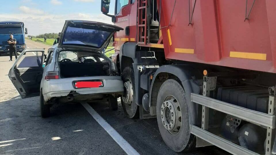 Женщина погибла в аварии с грузовой машиной в Ростовской области