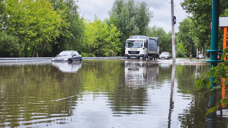 Несколько улиц затопило в Ростове-на-Дону утром 10 августа