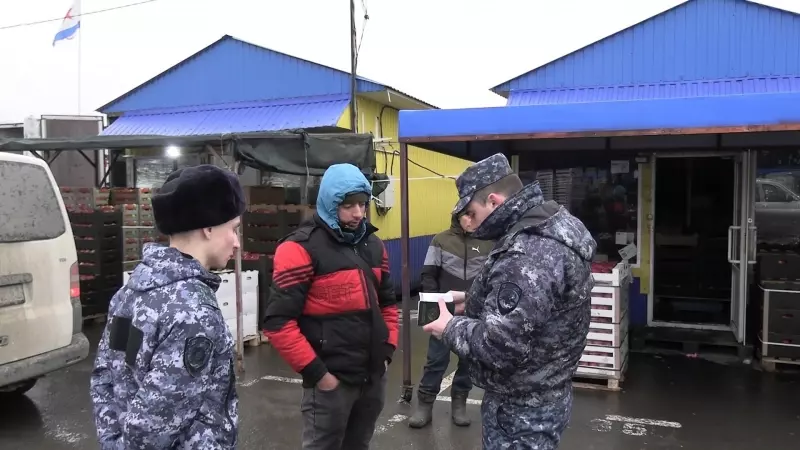 Массовые облавы на мигрантов провели на рынках Ростова и Аксайского района
