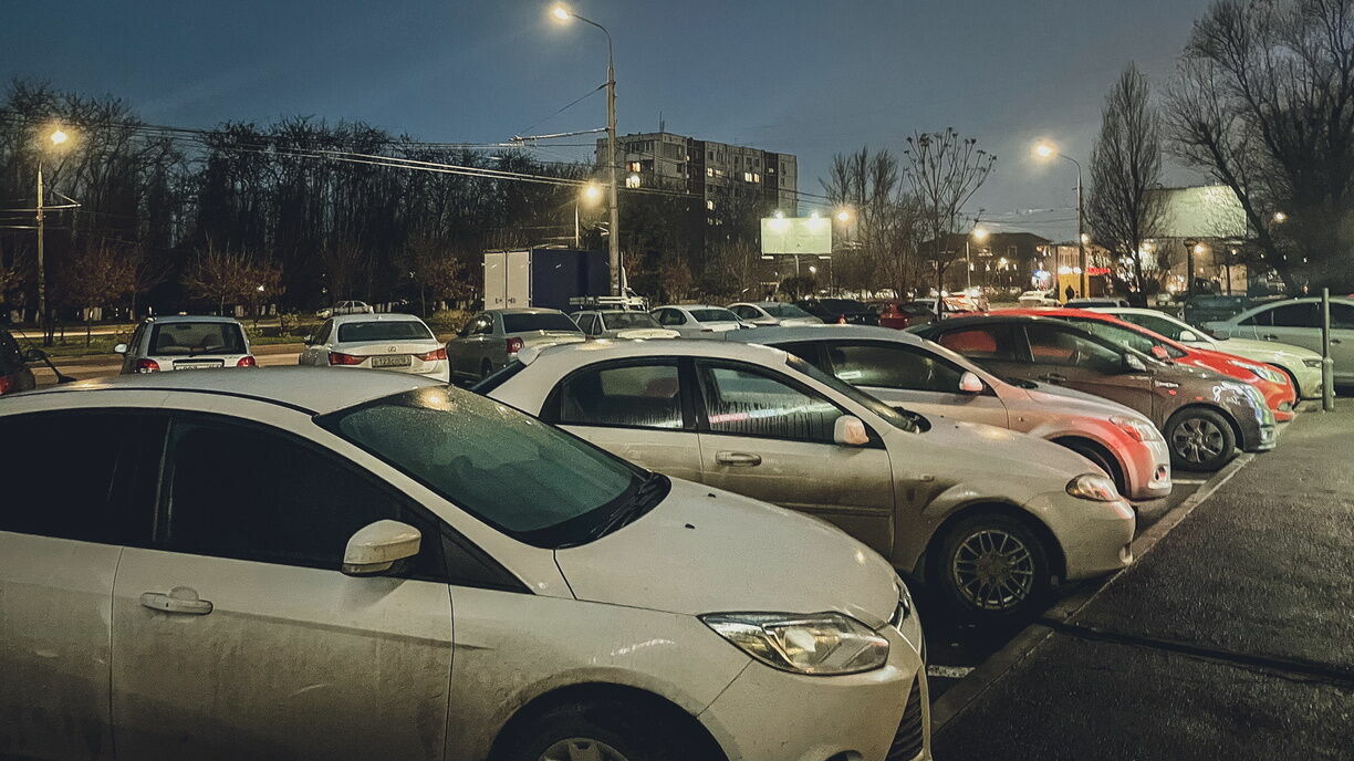 В Ростове запретят парковаться на нескольких улицах Западного и в центра города