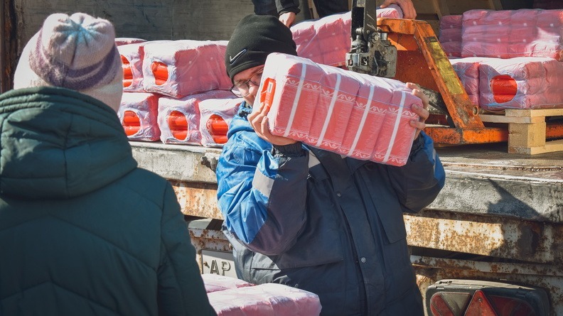 Власти Крыма не ограничивали продажу бакалейных товаров после подрыва на мосту