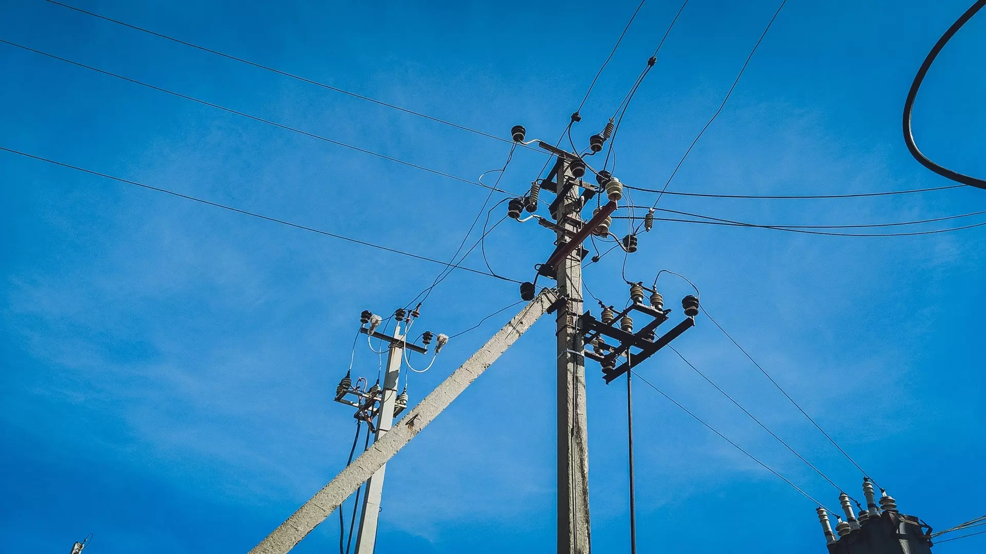 Более 50 тыс жителей Ростовской области остаются без электричества