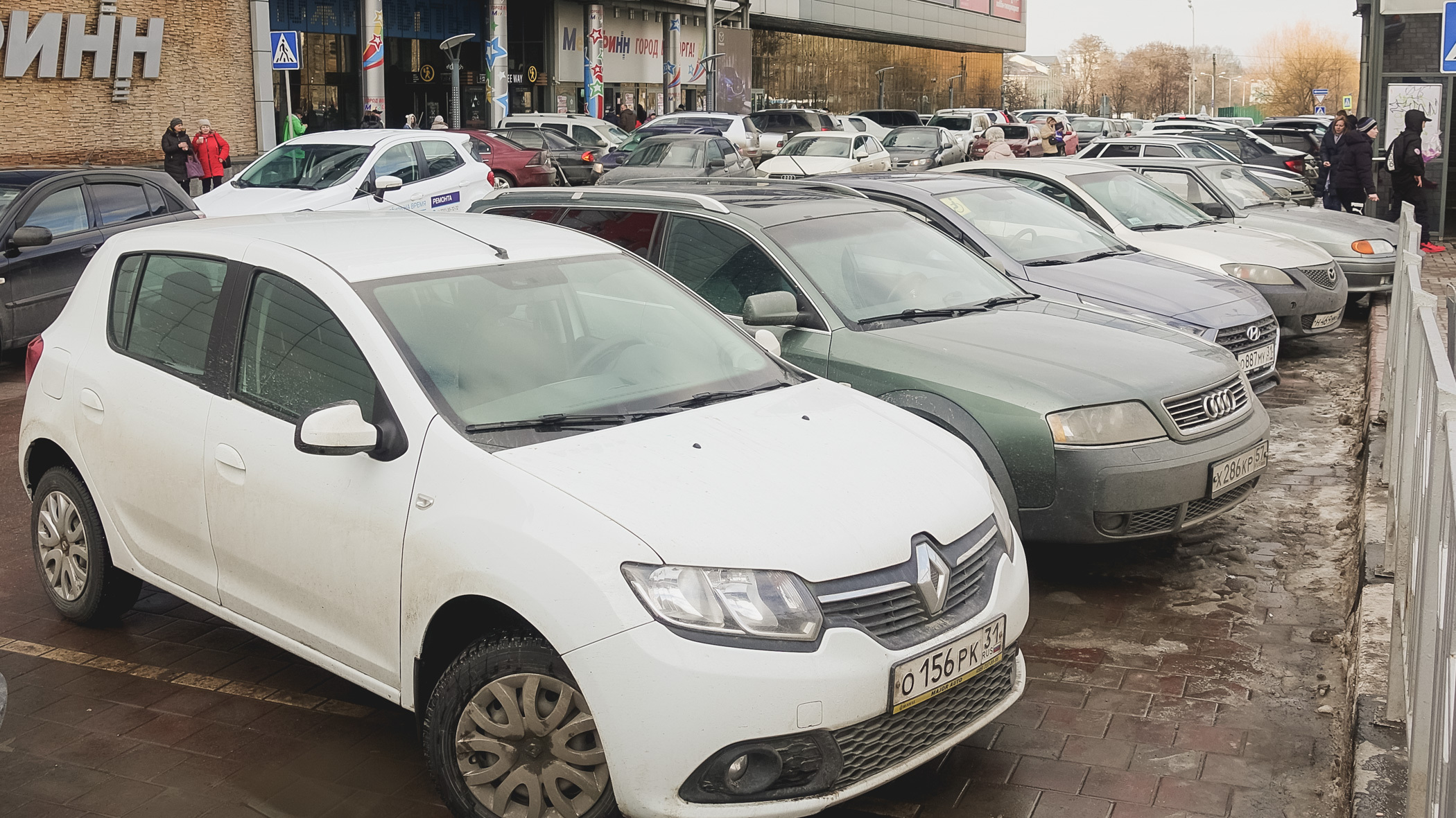 Депутаты предложили на месте снесенных зданий в центре Ростова строить парковки