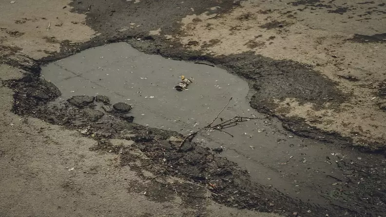 Ростовчан ужаснуло состояние дороги на улице Малиновского
