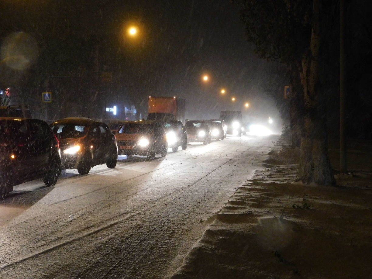 Автомобильная пробка из ДНР в Россию растянулась на 20 километров