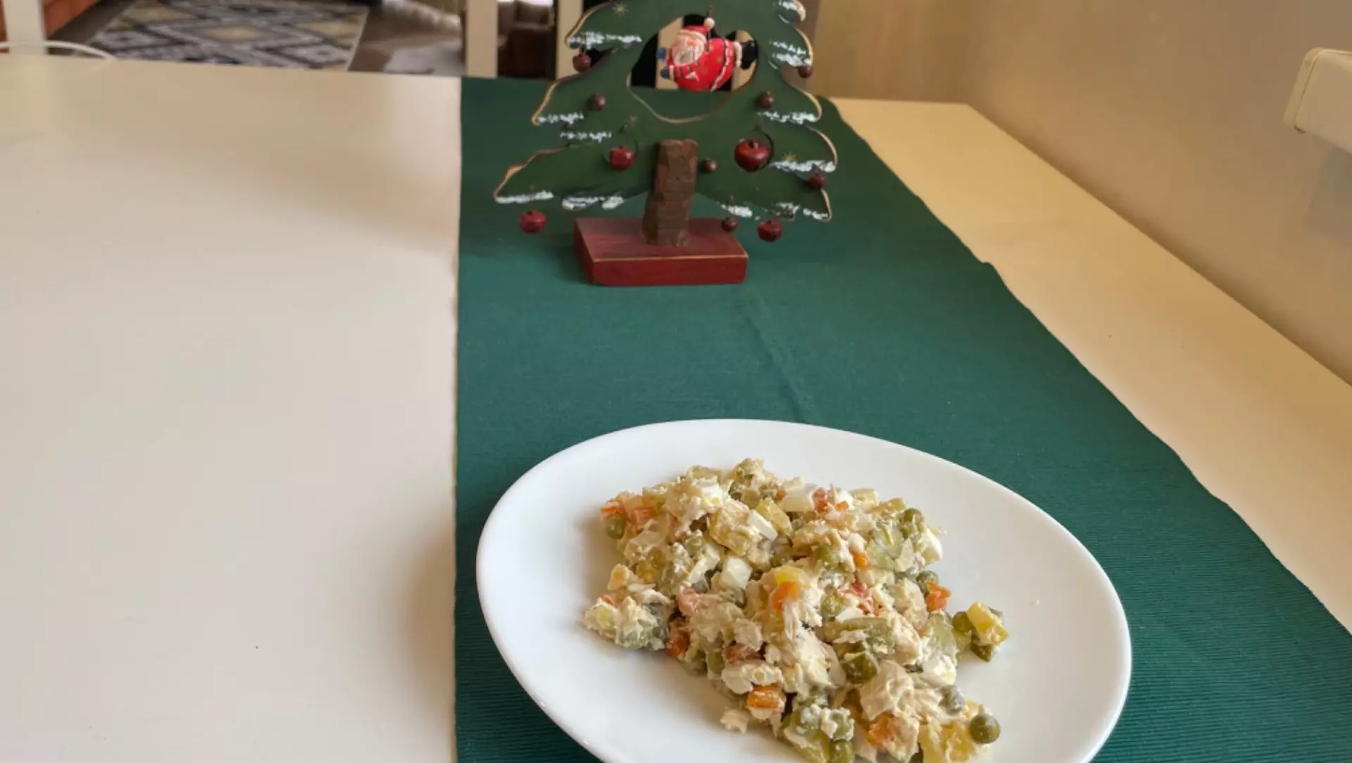Ростовчанка придумала рецепт полезного новогоднего оливье в сто раз вкуснее обычного