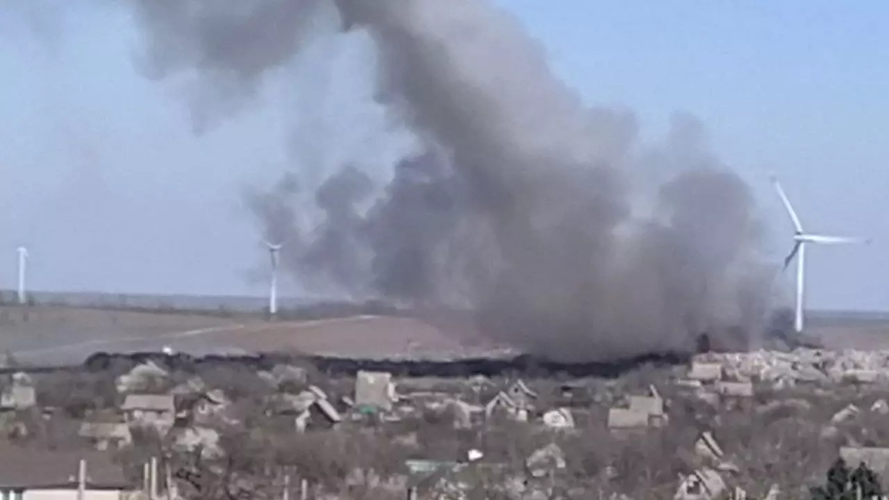 Вонь от пожара на городской свалке накрыла город в Ростовской области