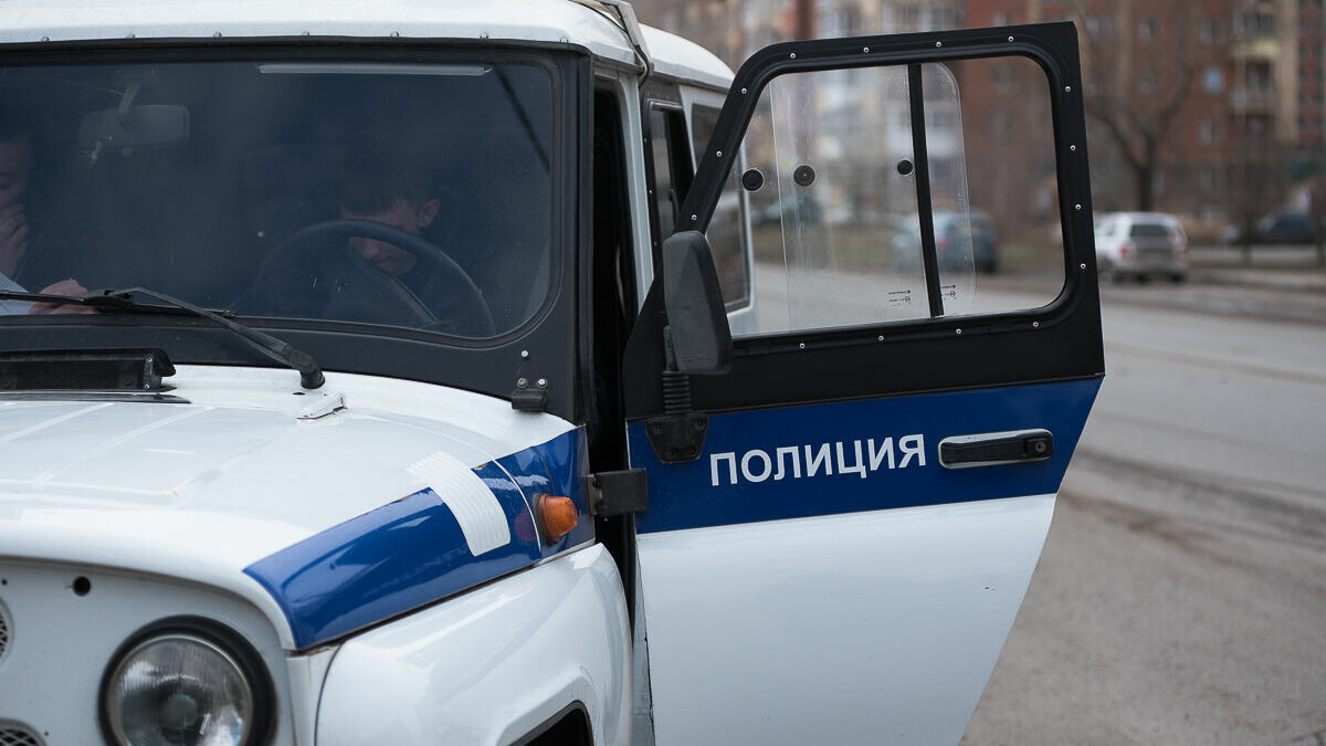 Полицейских и стажера подозревают в избиении водителя в Ростовской области
