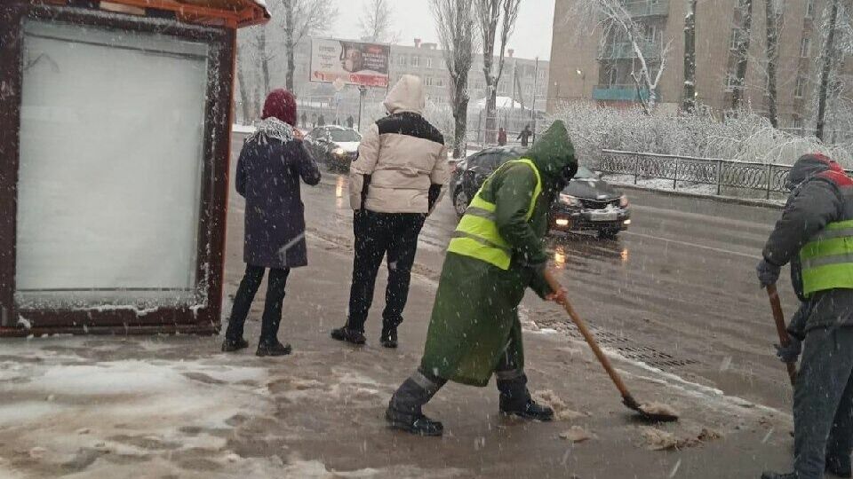 Более 600 человек привлекли к уборке снега в Ростове-на-Дону 30 марта