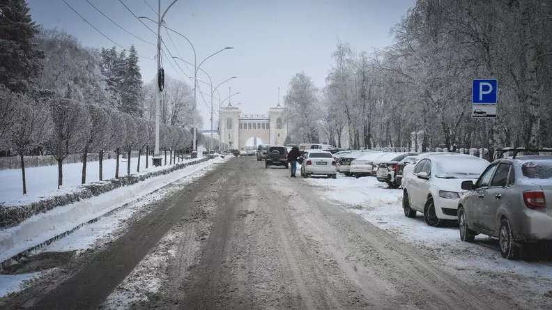Водитель в Ростове протащил привязанного к машине человека по гололеду