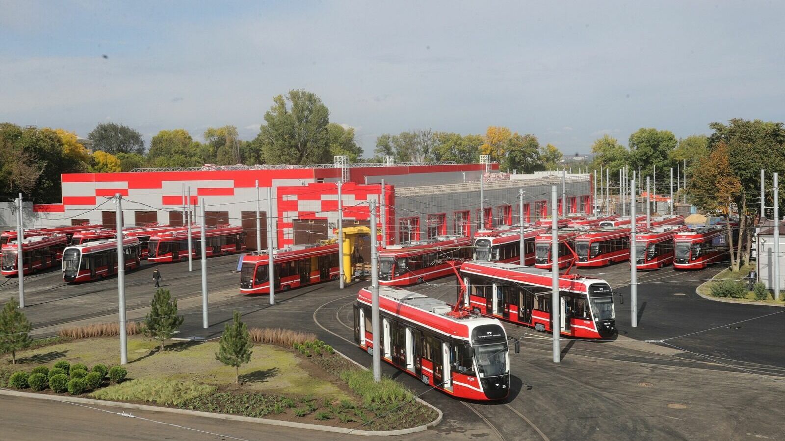 В Таганроге после реконструкции сети запустили новые трамваи