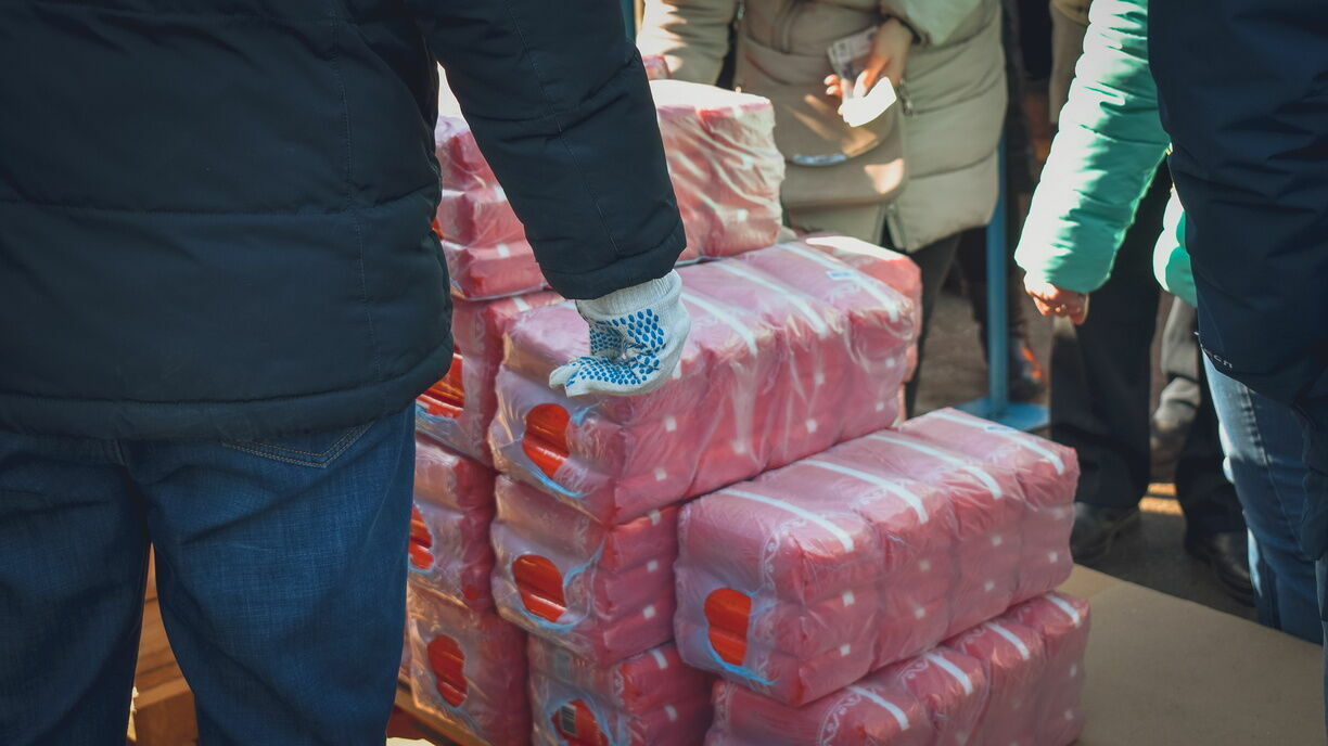 Добровольцы фонда закупят и расфасуют 36 тонн продовольствия.