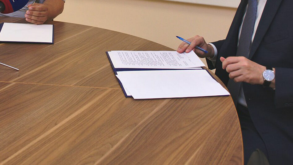 Президент Украины Зеленский ввел санкции против ростовчан Басты и Аллегровой с января