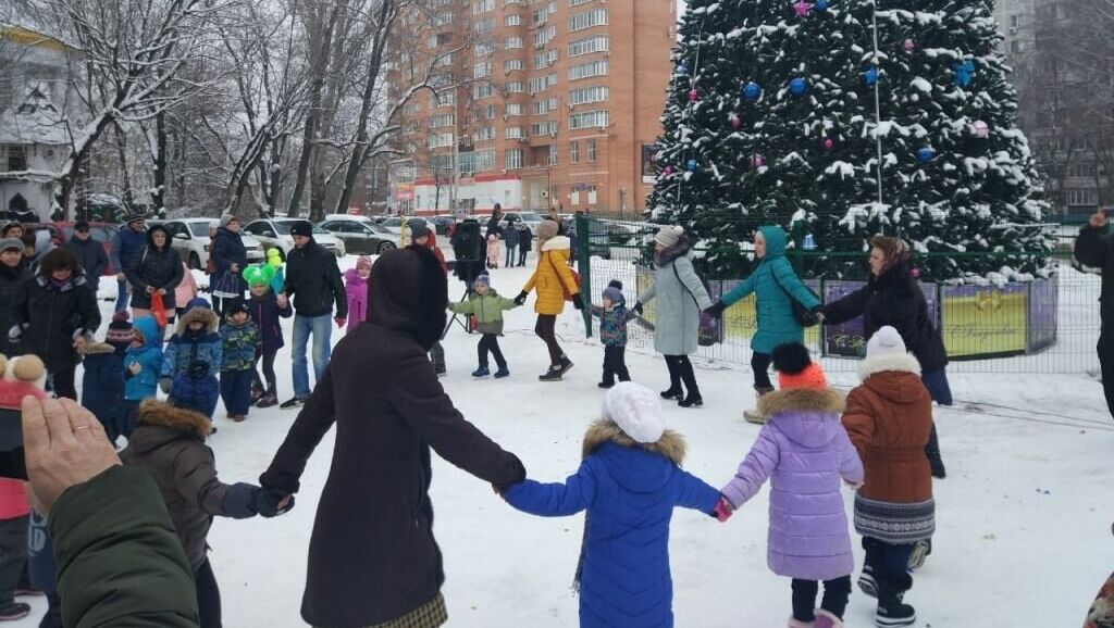 В Ростове-на-Дону установят новогодние ели в ПВР для беженцев