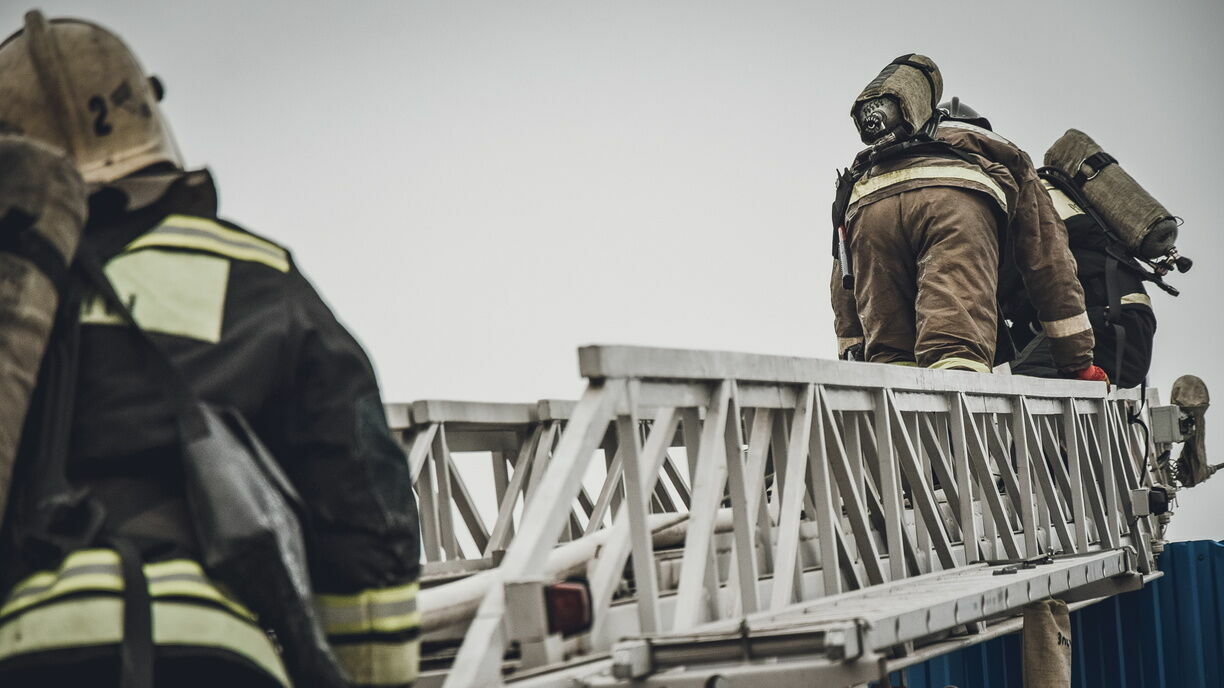 Подравшийся со спасателями дебошир в Новочеркасске залил водой 6 этажей дома