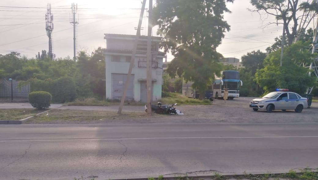 В Таганроге мотоциклист без прав насмерть разбился в аварии 10 июня
