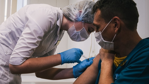 Ростовский врач рассказал, почему вакцина может не защитить от коронавируса
