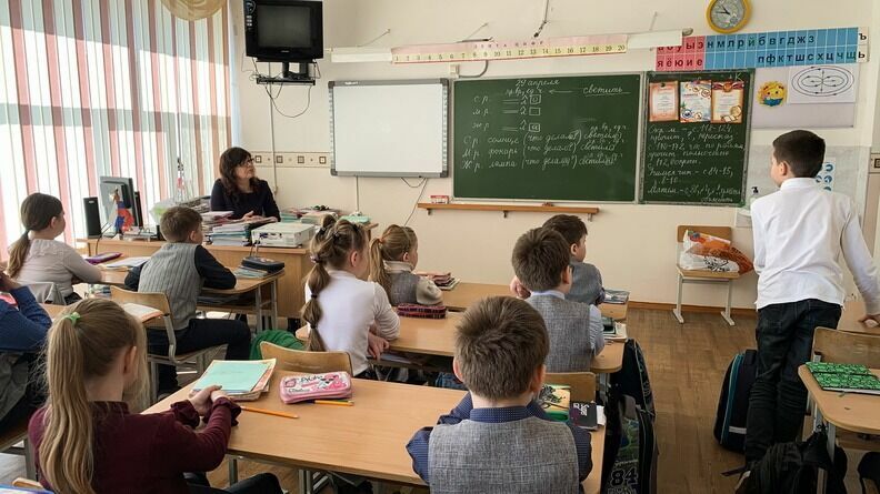 Ростовчане назвали низкой среднюю зарплату учителя в 34 тысячи рублей