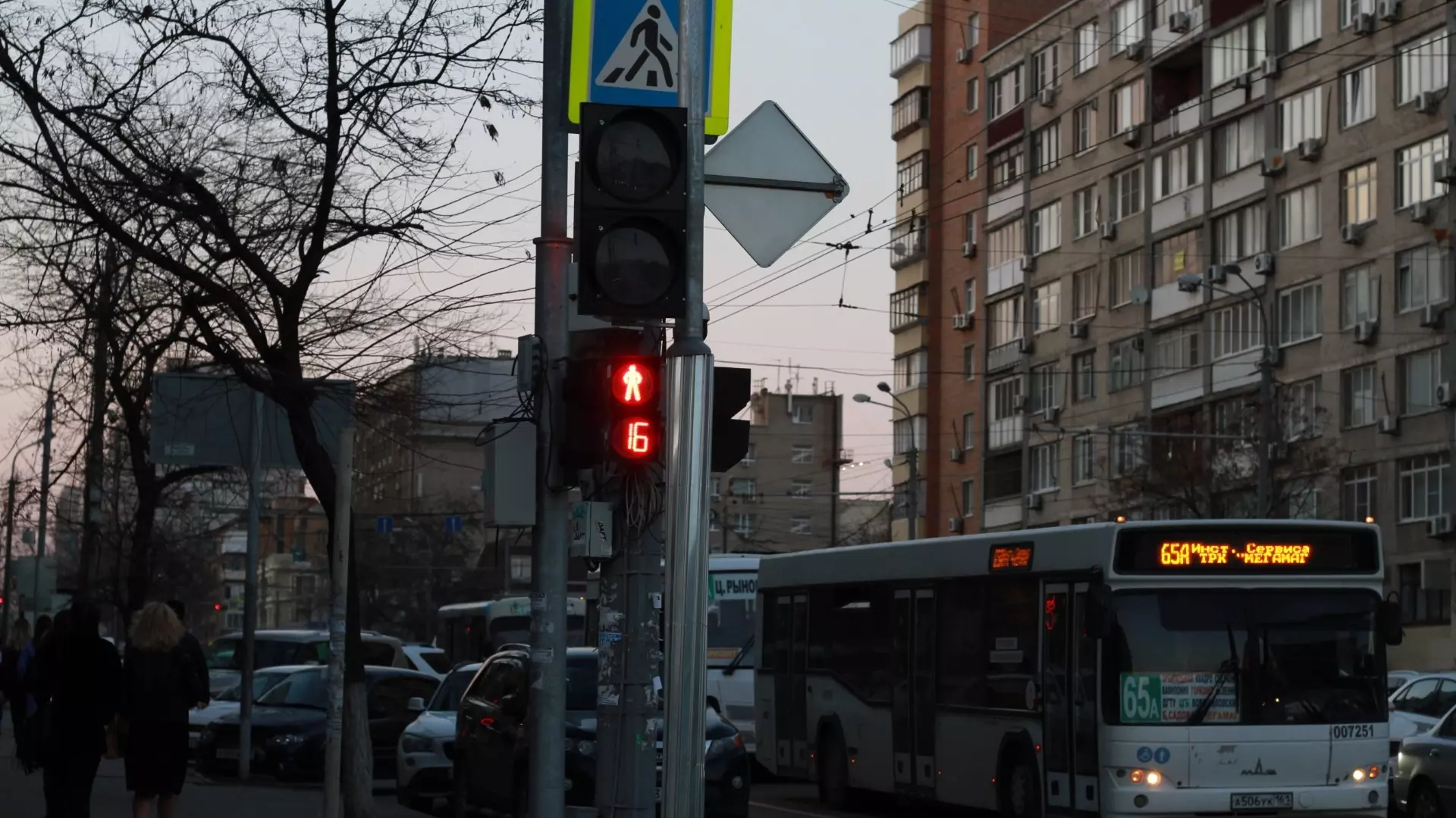 Власти Ростова назвали причину отключения светофоров на улице Малиновского