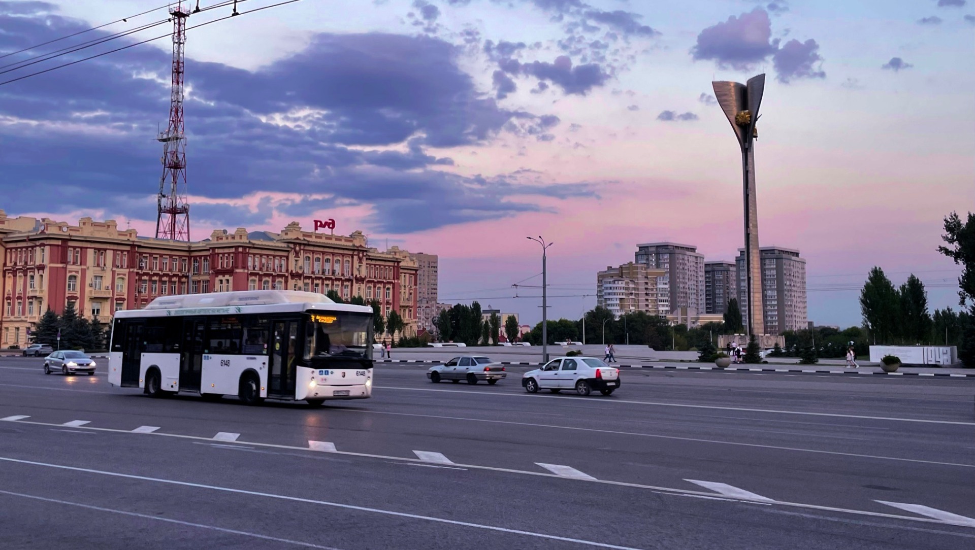 В Ростове на головы пассажиров автобуса обрушился потолок