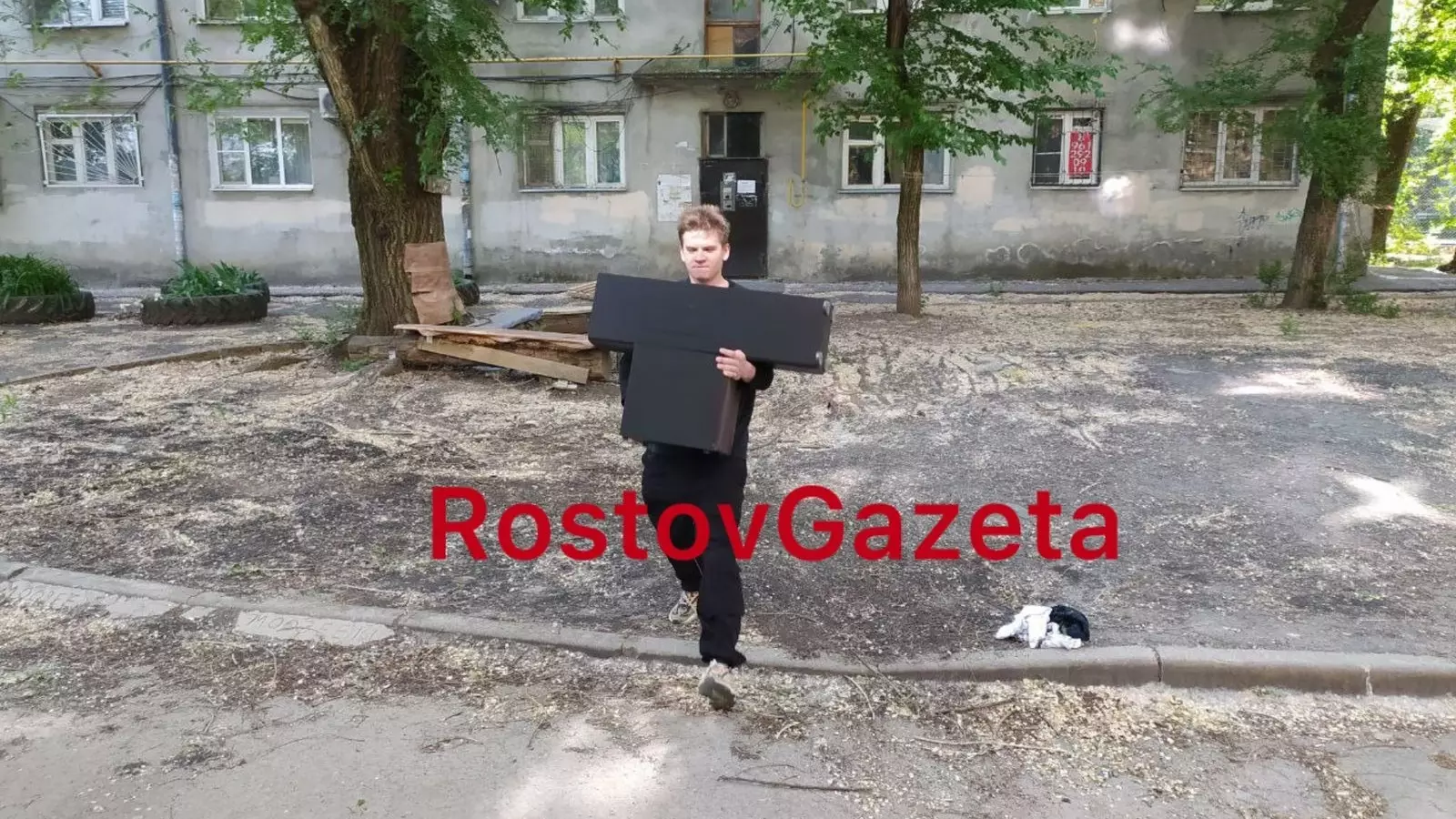 Ростовчане пошли на штурм обрушившегося общежития на Нариманова