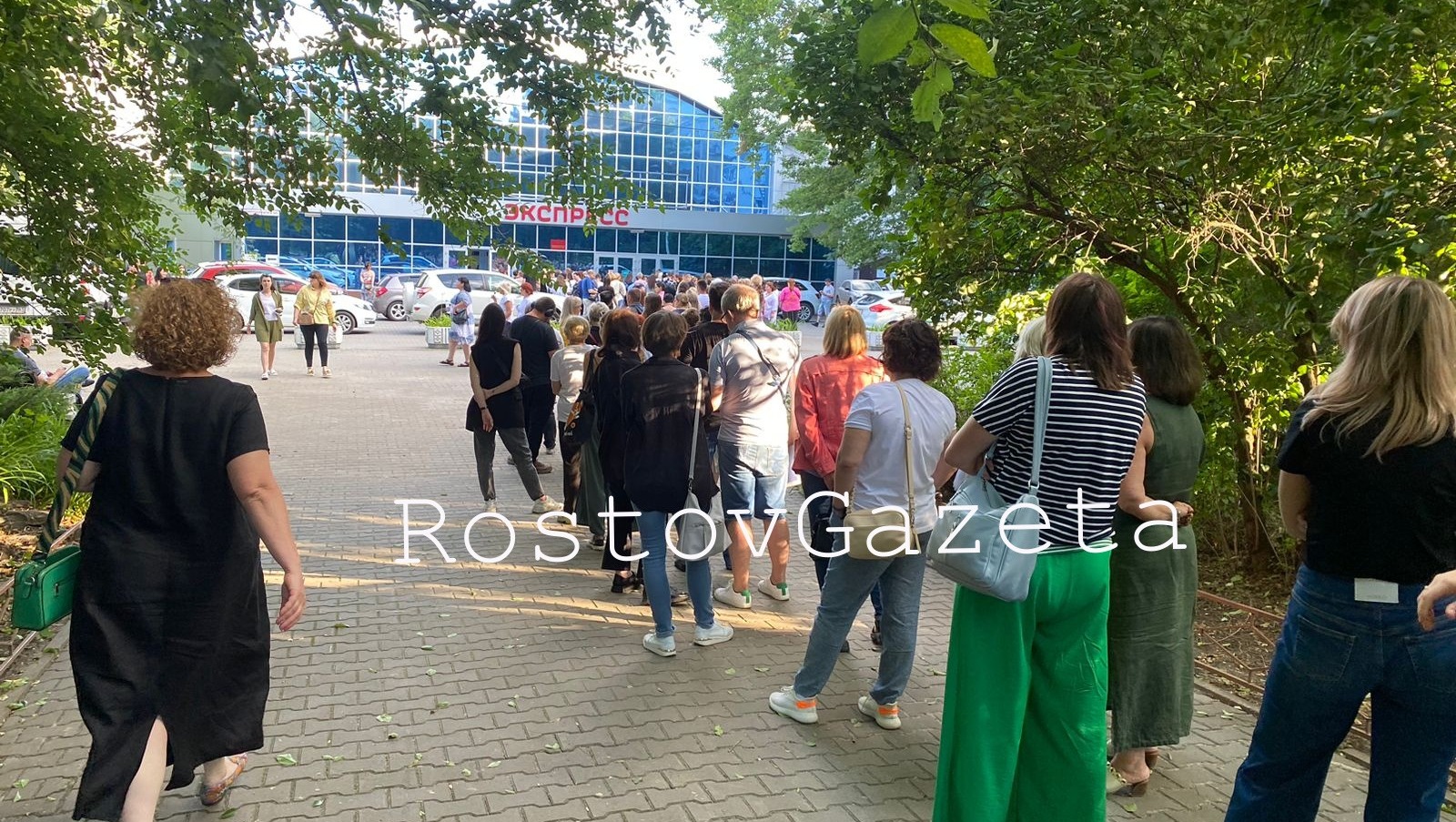 В Ростове на концерт критикующей СВО Дианы Арбениной выстроилась огромная очередь