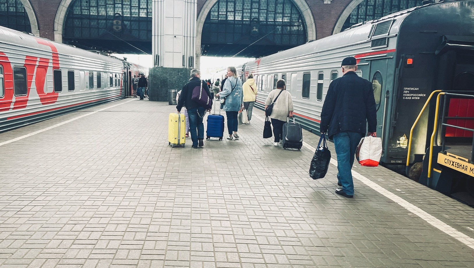 В Ростовской области бросают на вокзале детей и ищут взяточников из других регионов