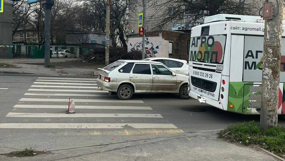Автобус №40 сбил 16-летнего подростка в Ростове