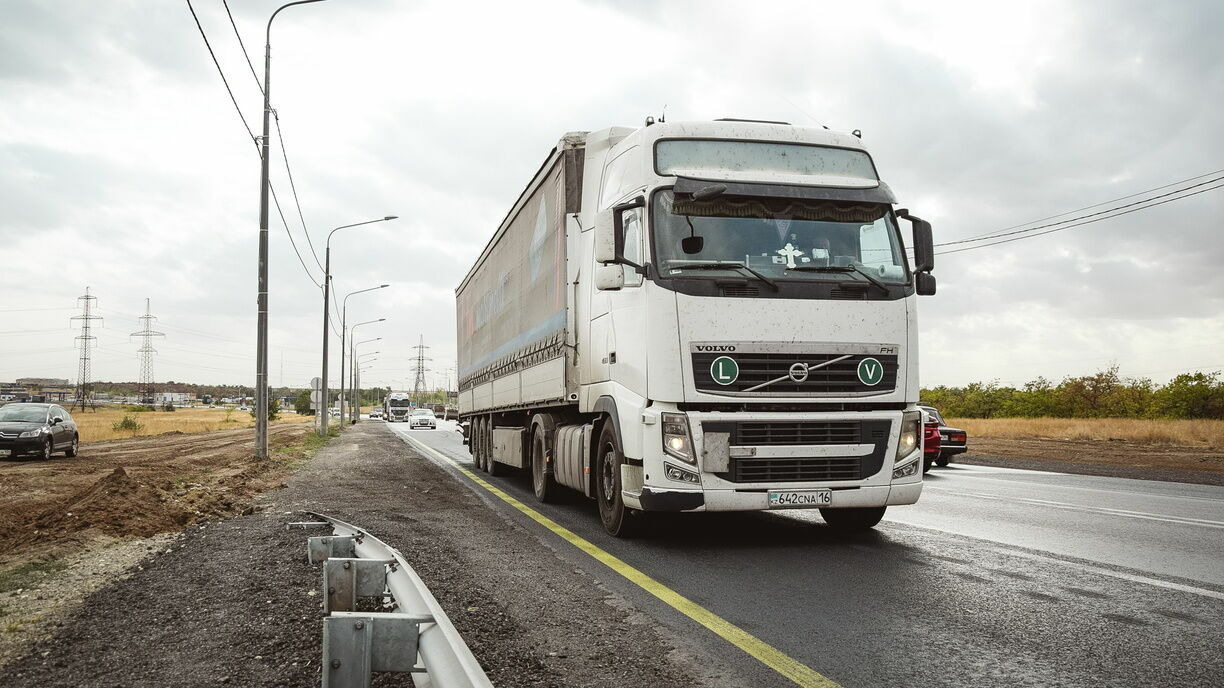 Ограничения на движение грузовиков ввели власти в Ростовской области с 22 декабря
