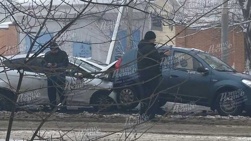 В Ростове на 14-Линии столкнулись четыре автомобиля