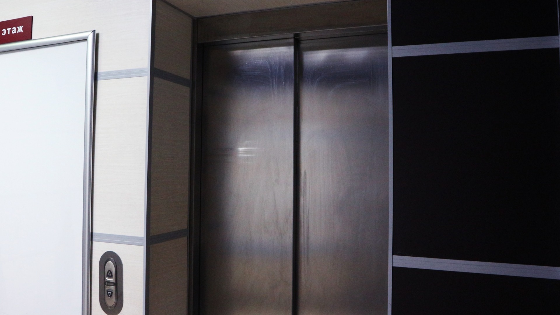 Ростовчанам с 66 млн рублей предложили пожить в квартире с лифтом
