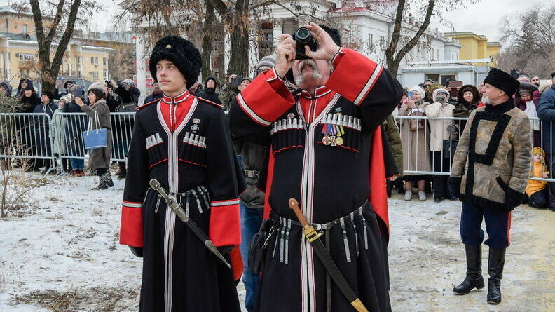 Казаки охраняют ростовские храмы, а подростки хотели поджечь военкомат