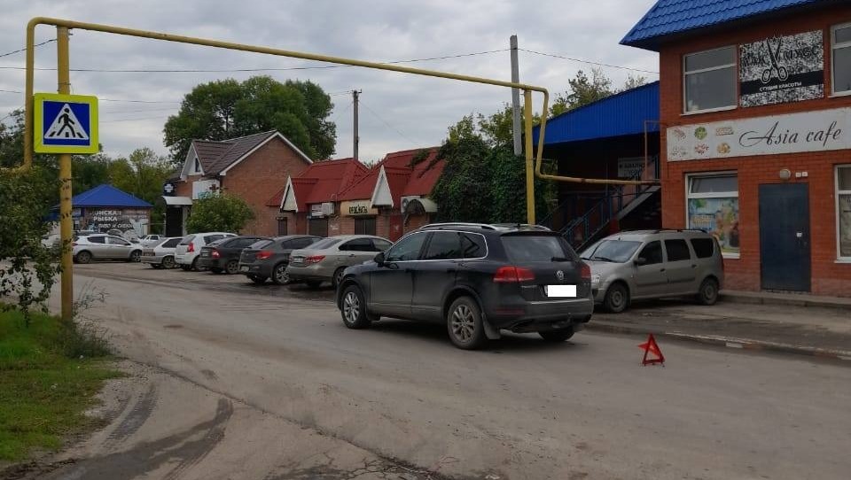 В Волгодонске автоледи на кроссовере сбила семилетнюю девочку