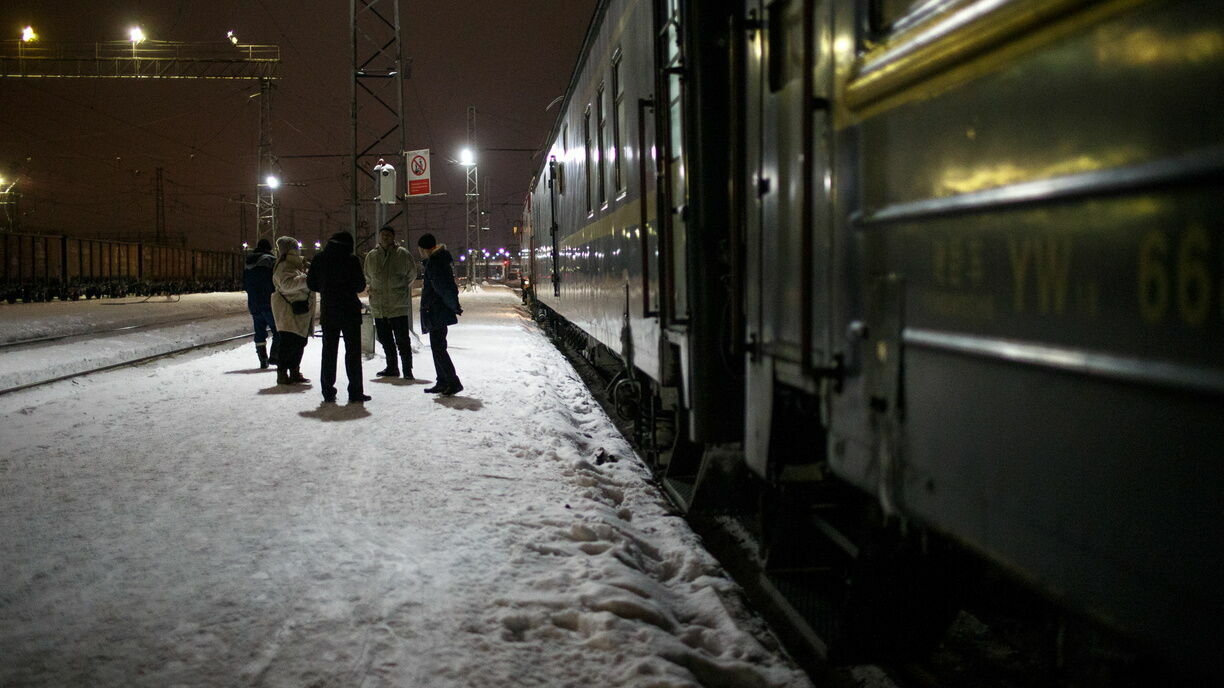 В Ростове-на-Дону поезд насмерть сбил 24-летнего парня в наушниках 13 февраля