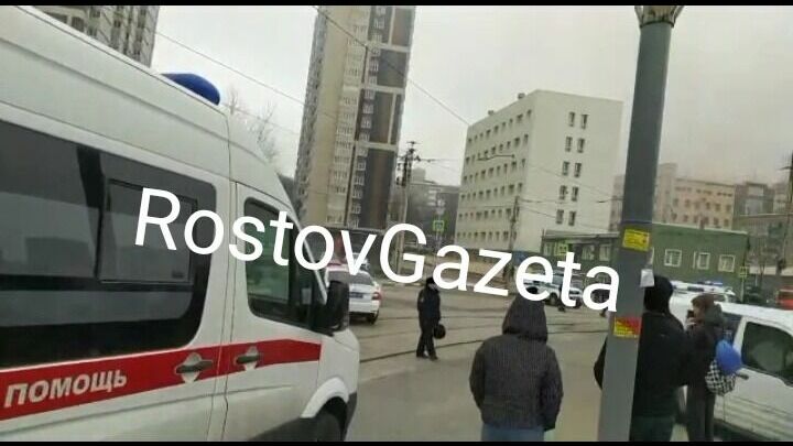 Очевидцы рассказали о последствиях взрыва в здании Погрануправления ФСБ в Ростове