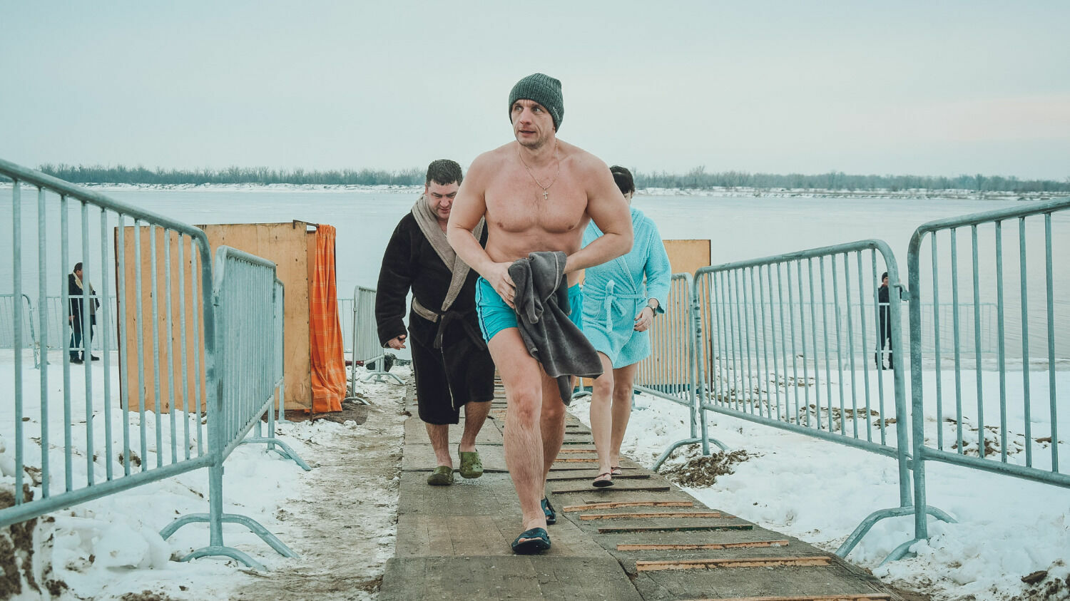 Проруби на Крещение в Ростове: правила купания и меры безопасности