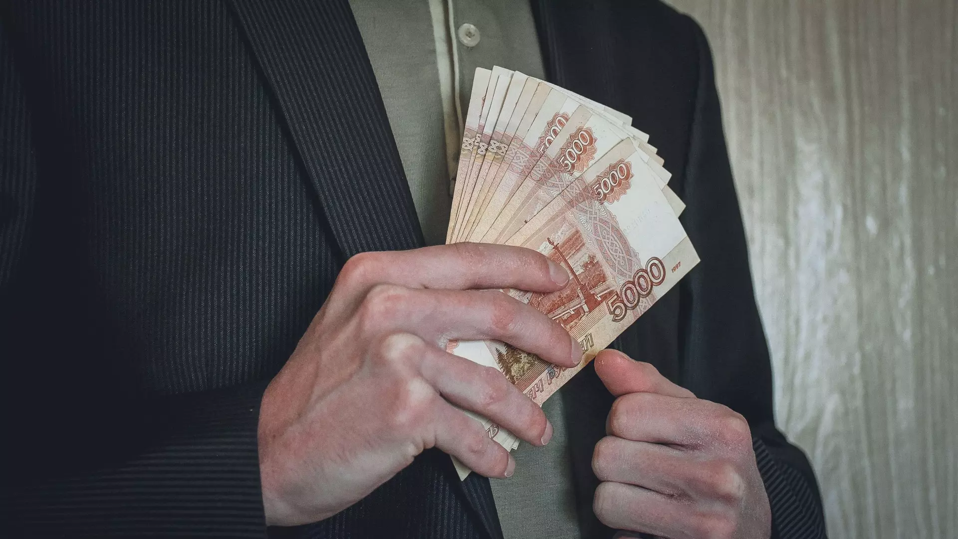 В Ростовской области самые высокие предлагаемые зарплаты достигли 350 тыс рублей